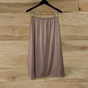Vintage Vanity Fair slip skirt in medium tan / nude with lace trim hem sz large